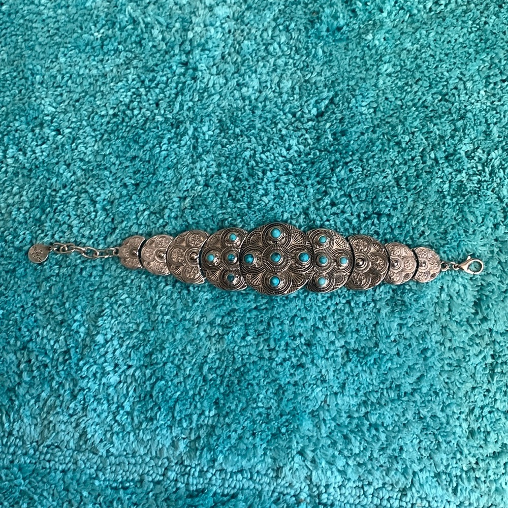 Very nice Turquoise and silver like metal… very different and cool 🩵🩵🩵 NWOT